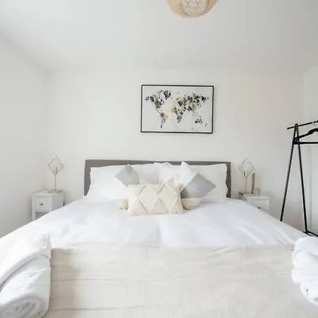 Stylish 2-bed Contractor Haven: Nec & Airport Proximity * Birmingham